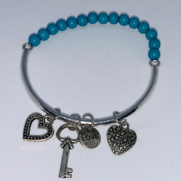 (U2) Turquoise Heart & Key Bracelet - Picture 3 of 4